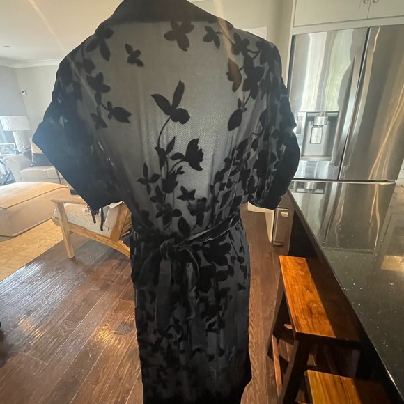 Gorgeous elegant BCBG dress - Picture 4 of 7